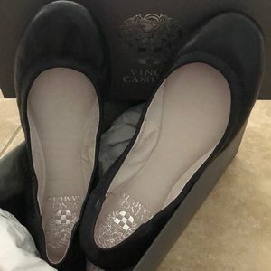 Women’s Vince  Camuto Ellen Flats Size US 6
